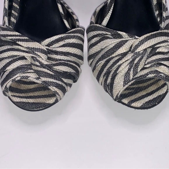Rocket Dog Zebra Peep Toe Heels - Picture 3 of 7